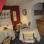 Hotel Saint Yves 2*