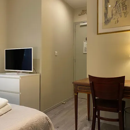 Saint Yves Hotell 2*